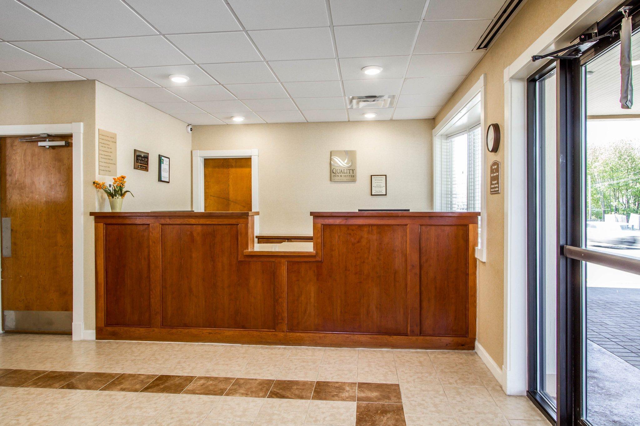 Quality Inn & Suites South Portland Exterior photo