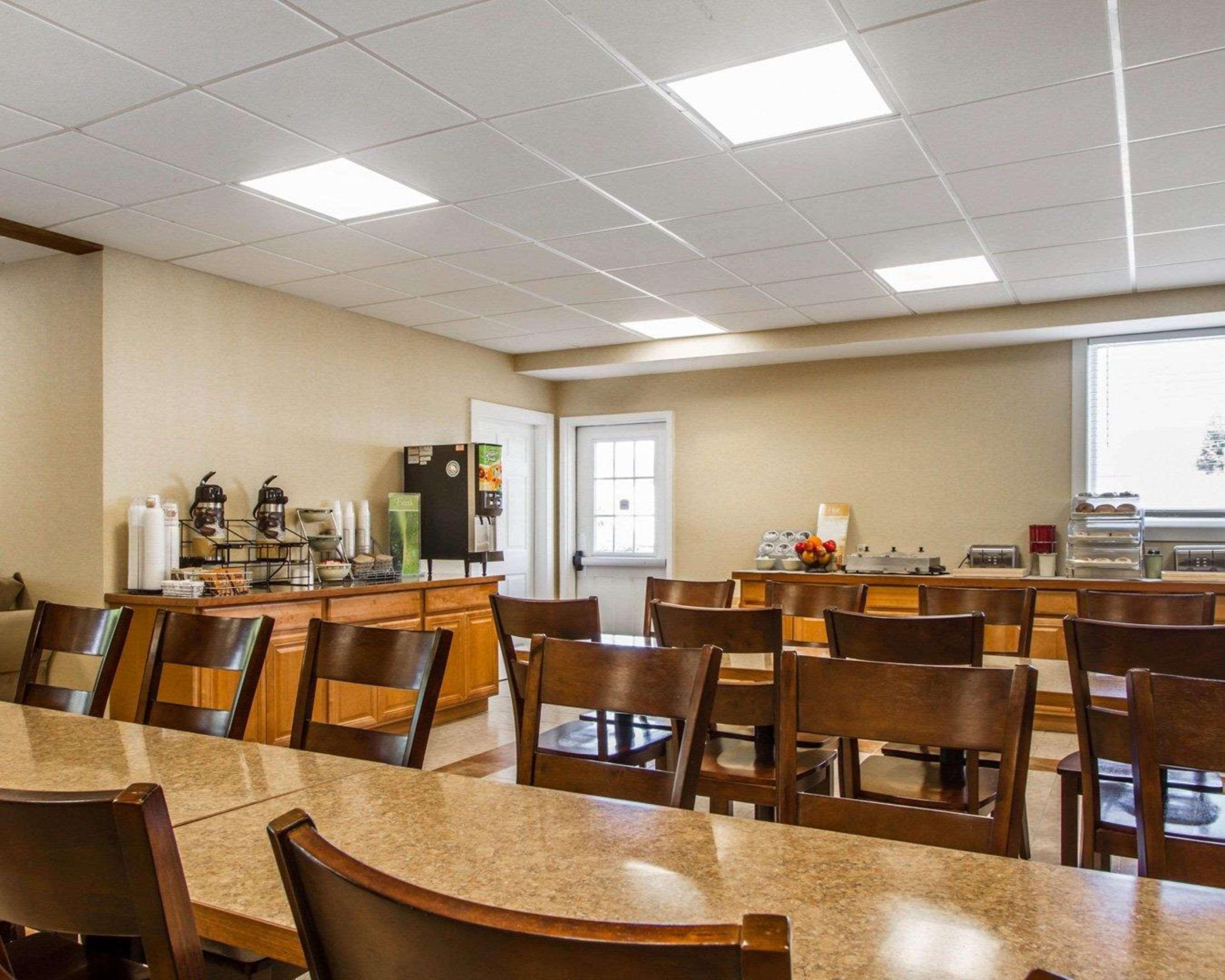 Quality Inn & Suites South Portland Exterior photo